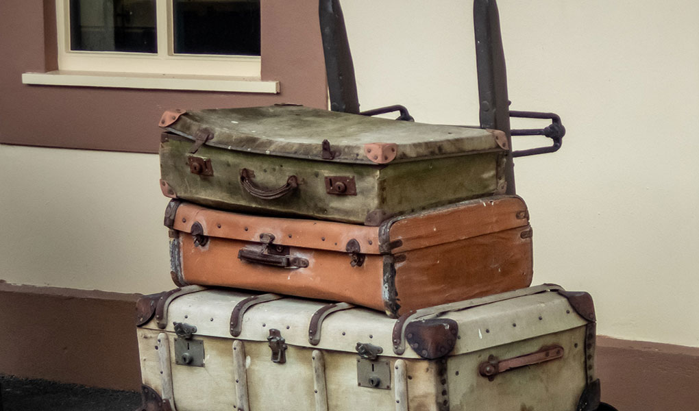 What are the disadvantages of hard side luggage?